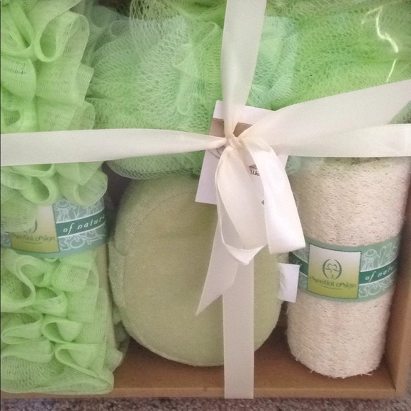 Essential Design Bath & Body Essential Design Bath Gift Set 4 Piece